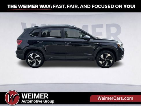 Used 2024 Volkswagen Taos SE AWD/4WD image 7