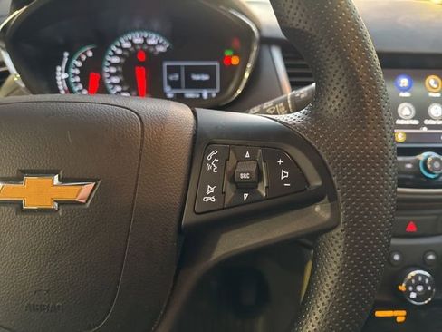 Used 2021 Chevrolet Trax LS w/ Tint and Cruise Package image 13