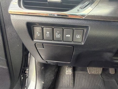 Used 2017 Toyota Avalon Limited w/ All Weather Liner Package FWD image 28