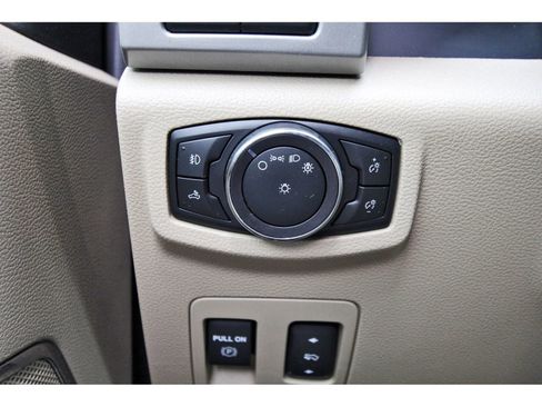 Used 2018 Ford F150 Lariat RWD image 21