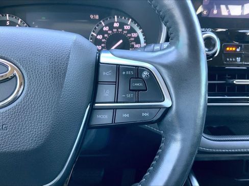 Used 2021 Toyota Highlander Limited image 25