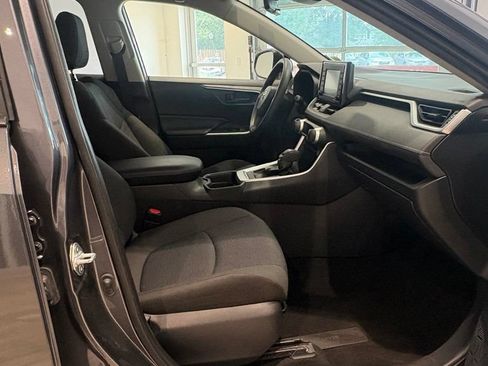 Used 2020 Toyota RAV4 LE w/ All Weather Liner Package AWD/4WD image 15
