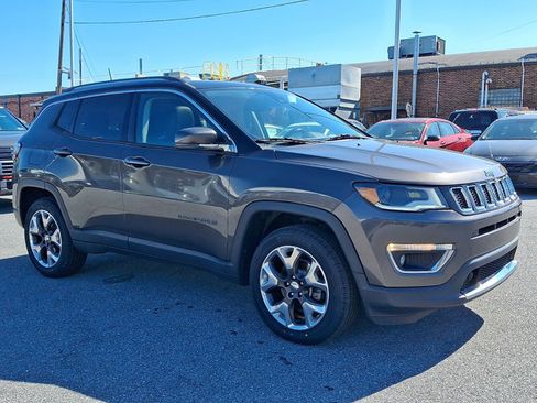 Used 2018 Jeep Compass Limited w/ Navigation Group AWD/4WD image 3