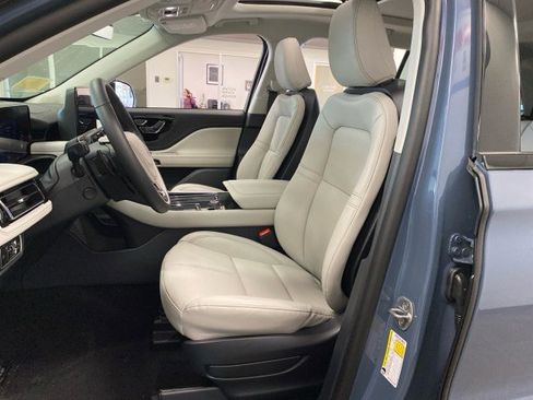 New 2026 Lincoln Aviator AWD w/ Jet Appearance Package image 16