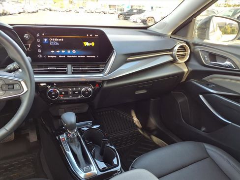 Used 2025 Chevrolet Trax ACTIV w/ Driver Confidence Package image 23