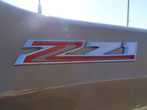 Used 2022 Chevrolet Silverado 1500 LT Trail Boss w/ Convenience Package II AWD/4WD image 10