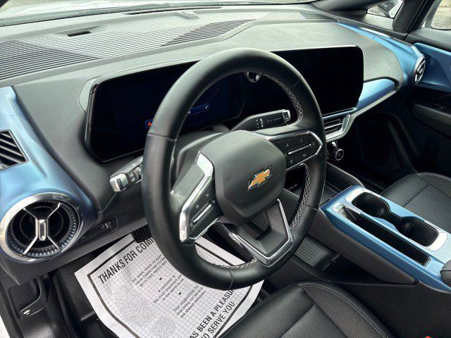 Used 2025 Chevrolet Equinox EV LT w/ Convenience Package FWD image 17