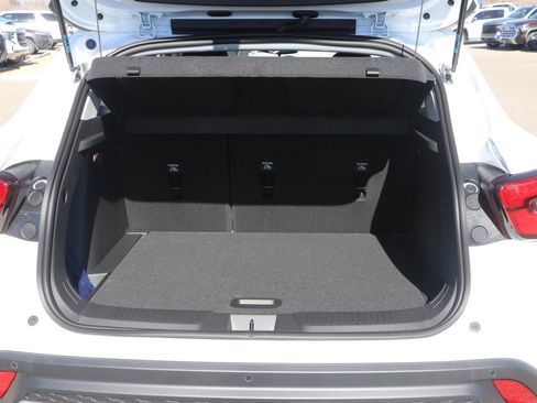 New 2026 Chevrolet Trax LT w/ Driver Confidence Package image 28