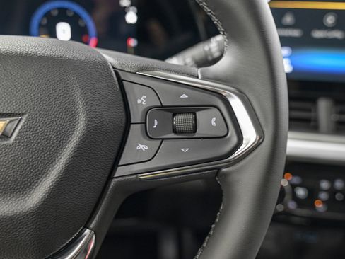 Used 2025 Chevrolet Trax LT w/ Driver Confidence Package image 19