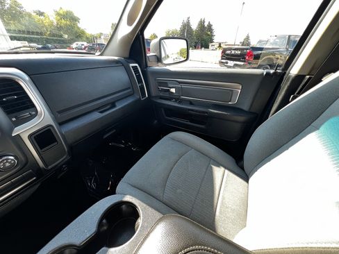 Used 2021 RAM 1500 Classic SLT image 15