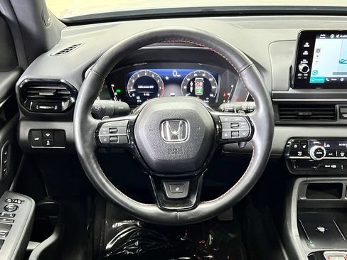Used 2025 Honda Pilot Black Edition image 26