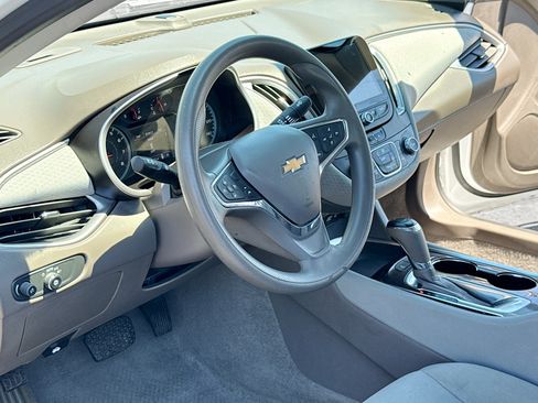 Used 2020 Chevrolet Malibu LS w/ Driver Confidence Package II FWD image 4