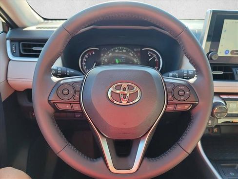 Used 2025 Toyota RAV4 XLE Premium image 21