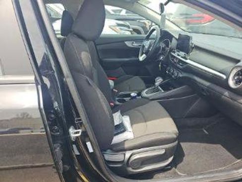 Used 2024 Kia Forte LXS FWD image 19