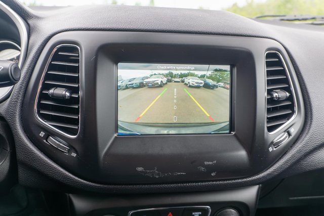 Used 2019 Jeep Compass Latitude AWD/4WD image 24