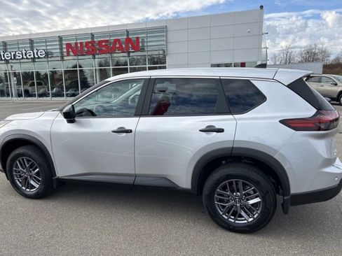 Certified 2025 Nissan Rogue S image 8