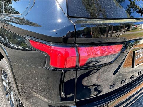 Used 2024 Toyota Sequoia Platinum image 29