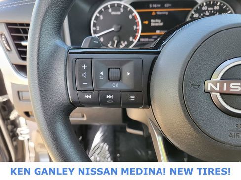 Used 2023 Nissan Rogue SV AWD/4WD image 30