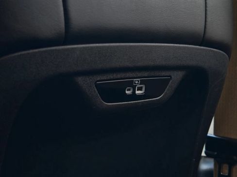 Used 2021 Chrysler Pacifica Limited FWD image 50