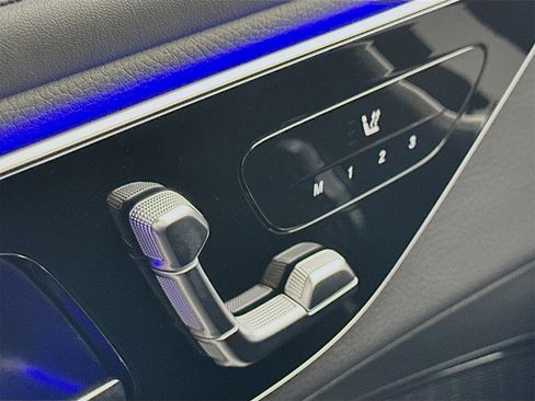 Used 2024 Mercedes-Benz GLC 300 image 21