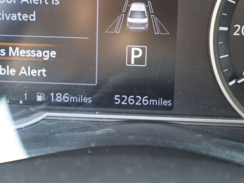Used 2024 Nissan Versa SV FWD image 9