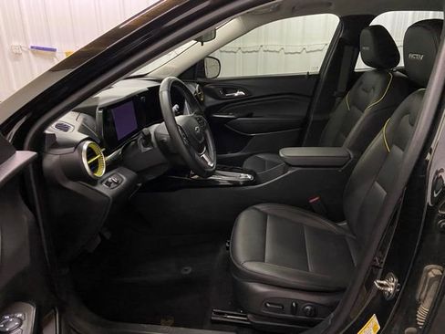 Used 2024 Chevrolet Trax ACTIV w/ Sunroof Package FWD image 28