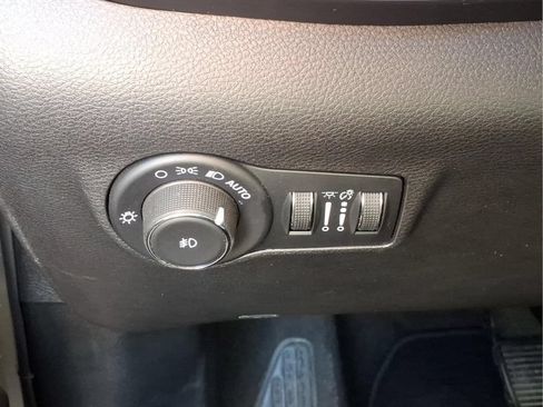 Used 2025 Jeep Compass Limited AWD/4WD image 17
