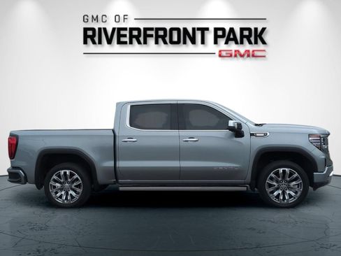 Used 2024 GMC Sierra 1500 Denali w/ Denali Reserve Package AWD/4WD image 2