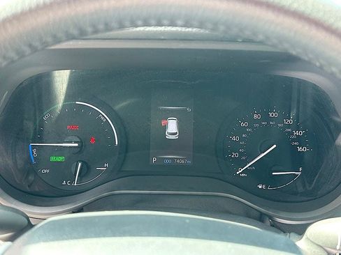 Used 2024 Toyota Sienna XLE FWD image 24
