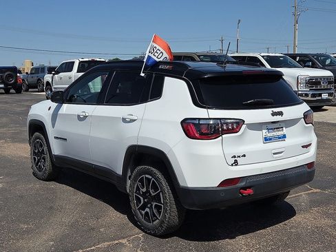 Used 2025 Jeep Compass Trailhawk AWD/4WD image 3