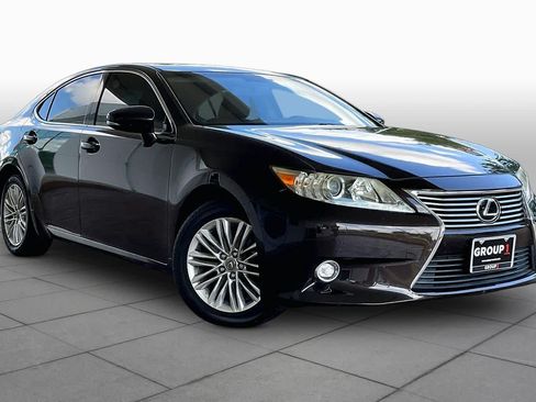 Used 2014 Lexus ES 350 w/ Luxury Package FWD image 3