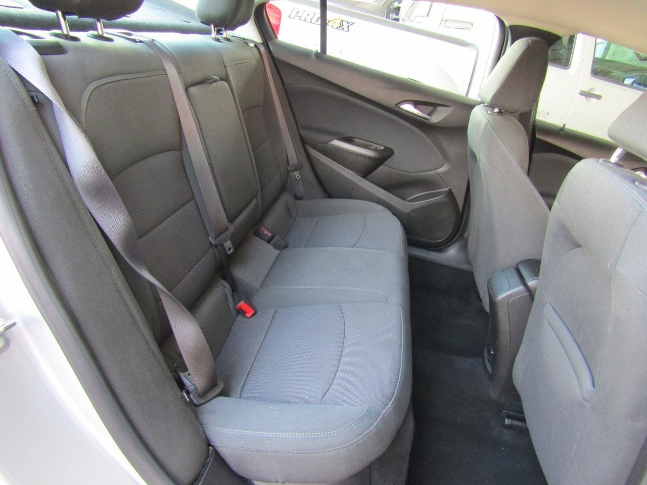 Used 2017 Chevrolet Cruze LT FWD image 12