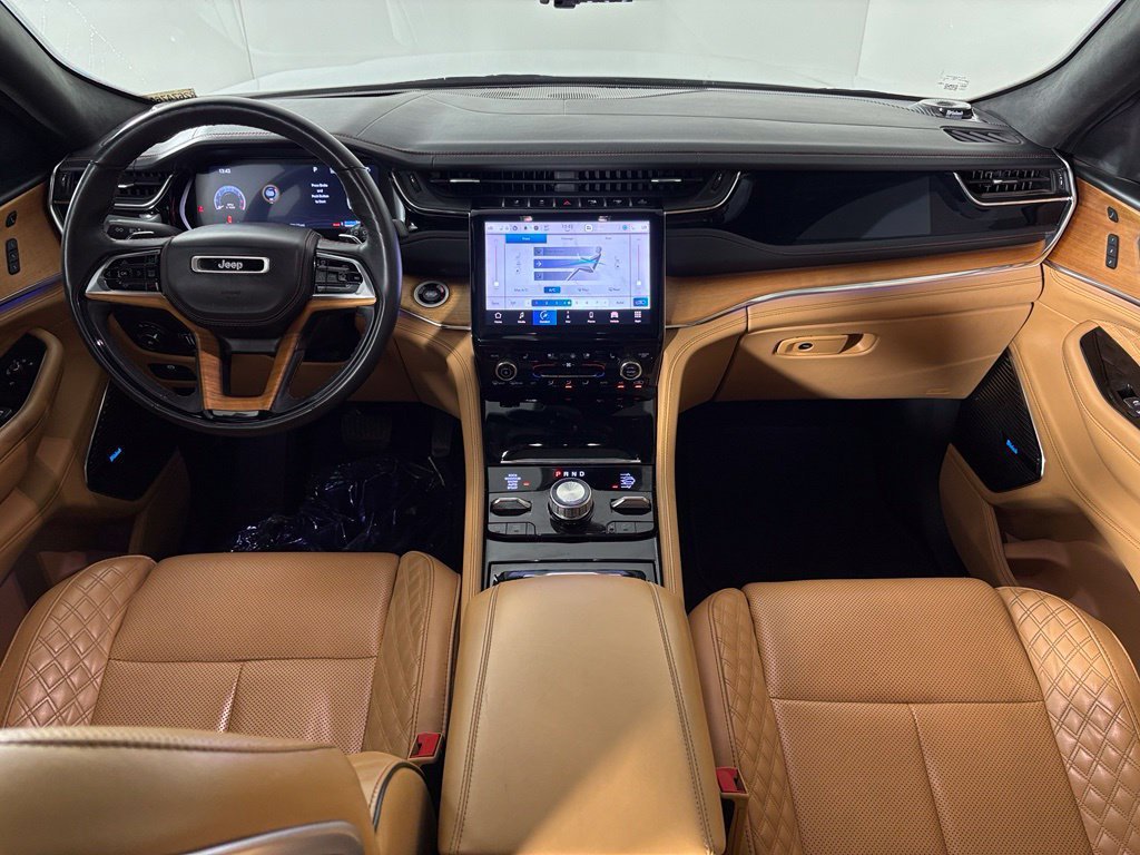 Used 2023 Jeep Grand Cherokee L Summit AWD/4WD image 33