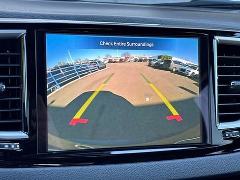 New 2025 Chrysler Voyager LX image 20