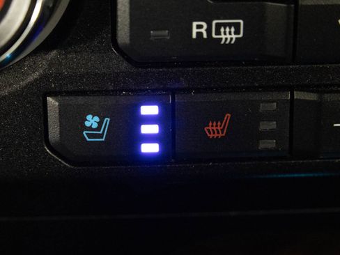 Used 2019 Ford F150 Lariat image 26