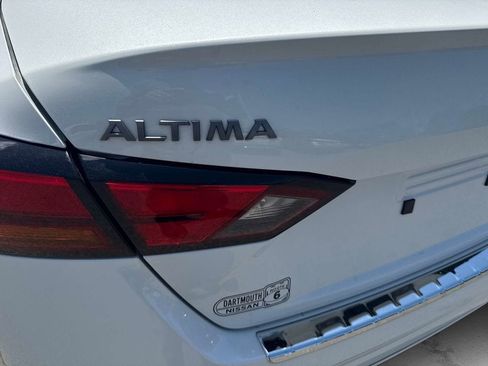 Certified 2023 Nissan Altima 2.5 SV w/ SV Premium Package AWD/4WD image 3