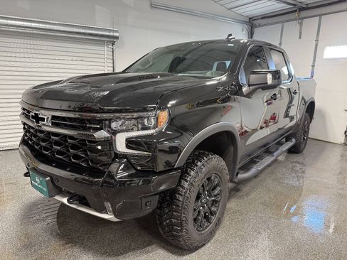 Used 2025 Chevrolet Silverado 1500 ZR2 w/ Technology Package AWD/4WD image 1
