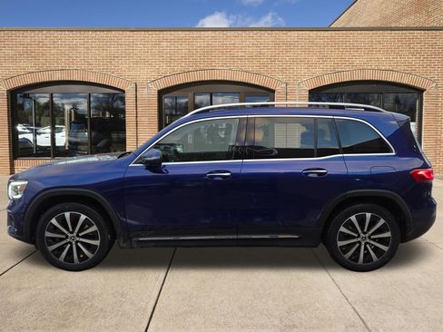 Used 2020 Mercedes-Benz GLB 250 4MATIC w/ Premium Package image 2