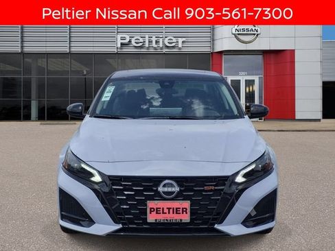 New 2026 Nissan Altima 2.5 SR w/ SR Midnight Edition Package FWD image 2