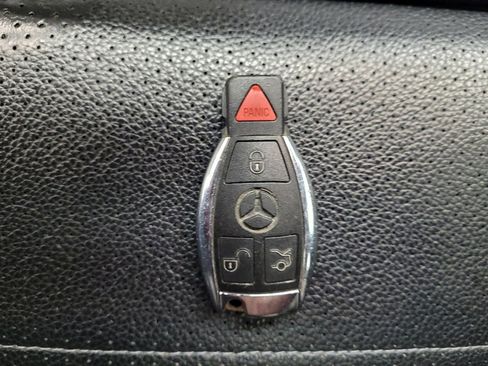 Used 2018 Mercedes-Benz C 300 Sedan image 32