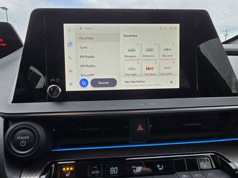 Used 2025 Toyota Prius XLE image 30