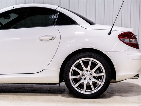 Used 2005 Mercedes-Benz SLK 350 image 4
