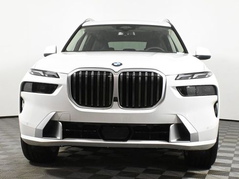 Used 2025 BMW X7 xDrive40i w/ Premium Package image 10