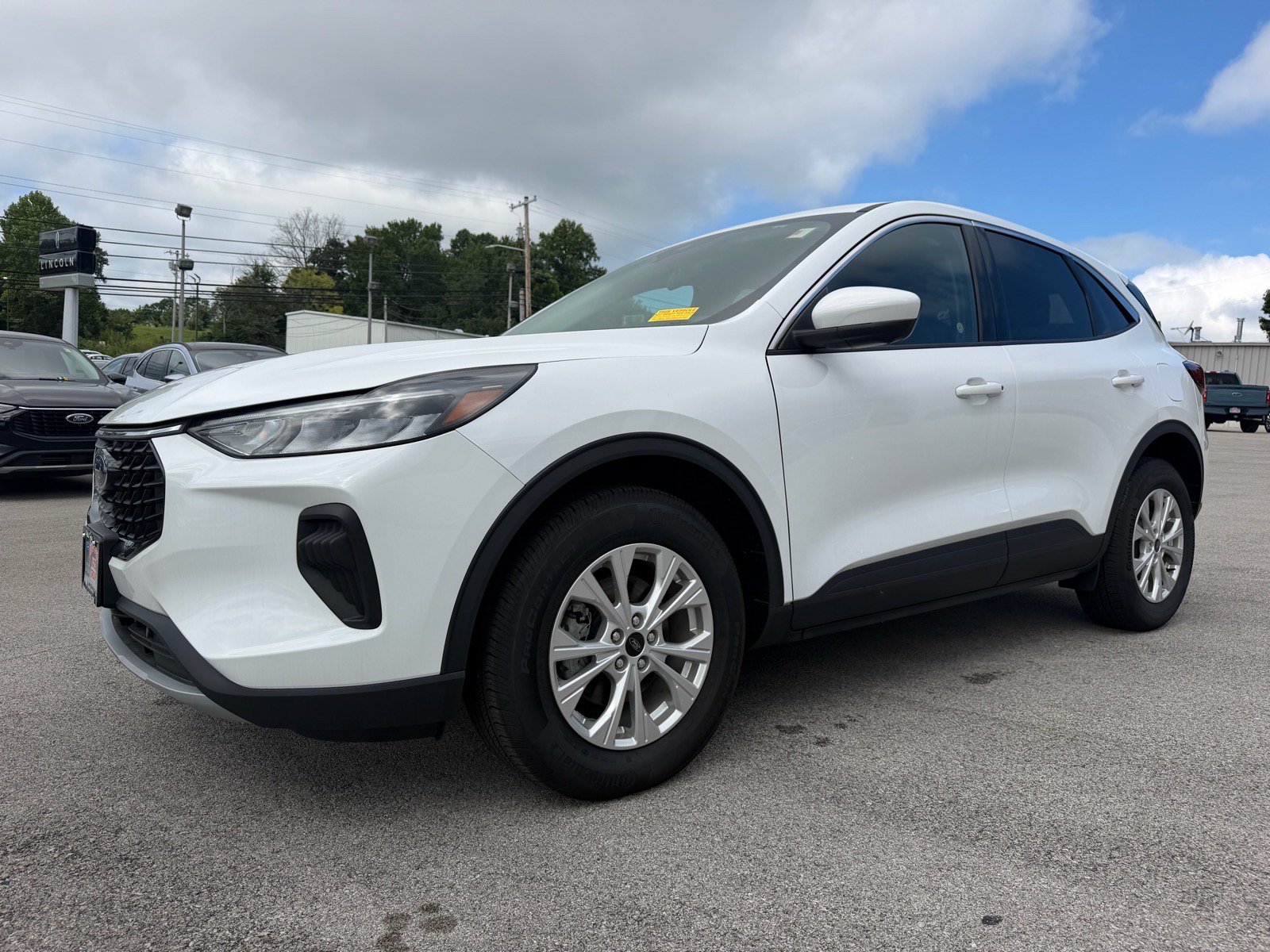Used 2023 Ford Escape Active w/ Tech Pack #2 AWD/4WD image 9