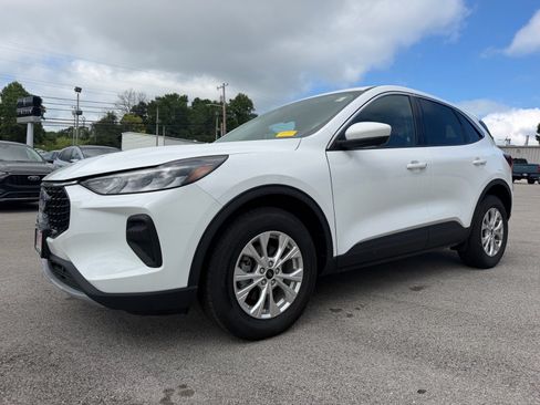 Used 2023 Ford Escape Active w/ Tech Pack #2 AWD/4WD image 9