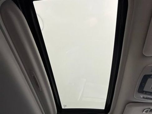 Used 2022 Toyota Sienna XLE FWD image 26