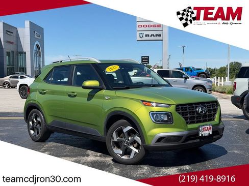 Used 2023 Hyundai Venue SEL FWD image 1