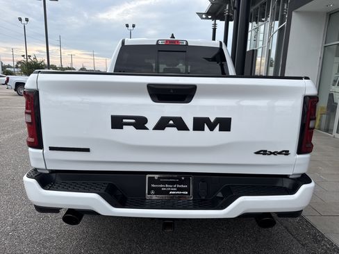 Used 2025 RAM 1500 Big Horn AWD/4WD image 3