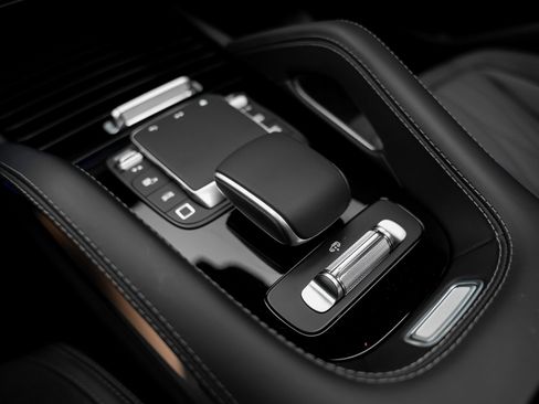 Used 2025 Mercedes-Benz GLS 63 AMG 4MATIC image 56