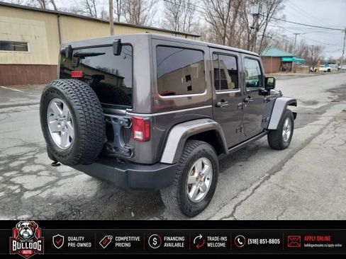 Used 2017 Jeep Wrangler Unlimited Rubicon w/ Connectivity Group AWD/4WD image 6